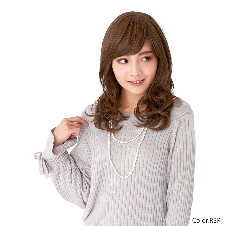 肌をきれいに見せてくれる赤みのあるブラウン、RBR(ロイヤルブラウン)。明るめの色がいいけれど明るすぎるのはニガテ、という方に人気のカラーです。黄色系はちょっと…という方にもおすすめ。