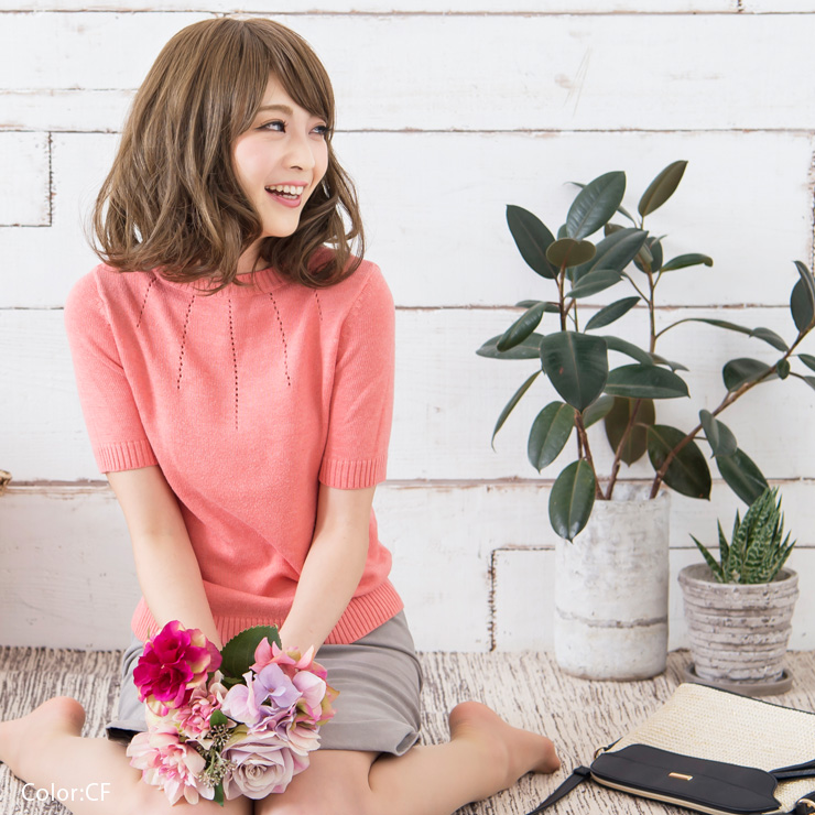 こちらの医療用ウィッグを可愛く着用するコツは、カールをしっかりとほぐしてセットする事です。