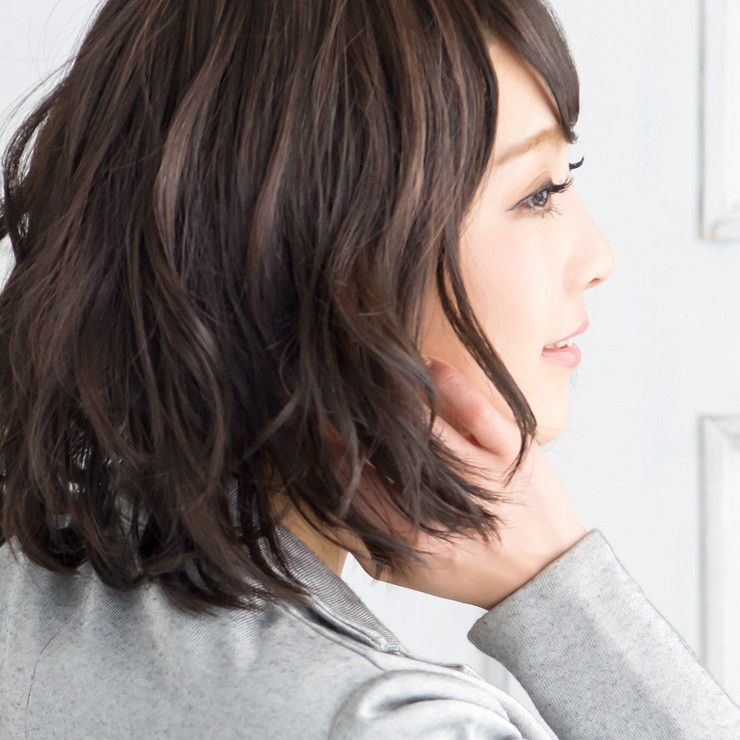 地毛を少し明るくしたような赤みのある毛が混じった焦げ茶色のCBK(ショコラブラック)