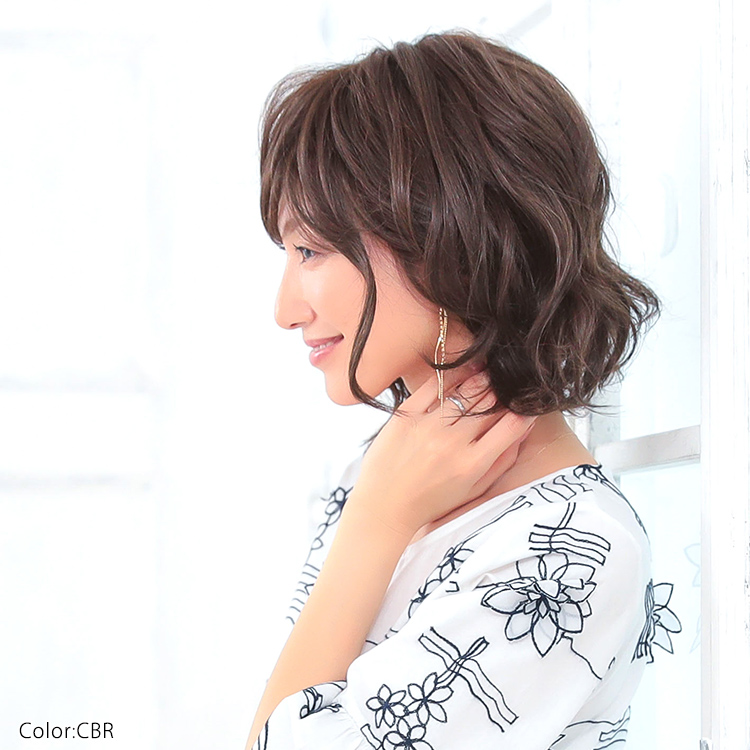 年齢関係なく気軽におしゃれを楽しめるヘアスタイルです。""