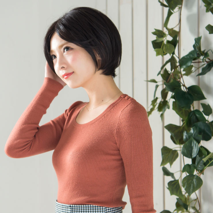凛とした強さを感じさせるNBK(ナチュラルブラック)。アクアドール ヴィーナスシリーズで最も暗いカラーで、真っ黒が欲しいという方にはこちらがおすすめです。