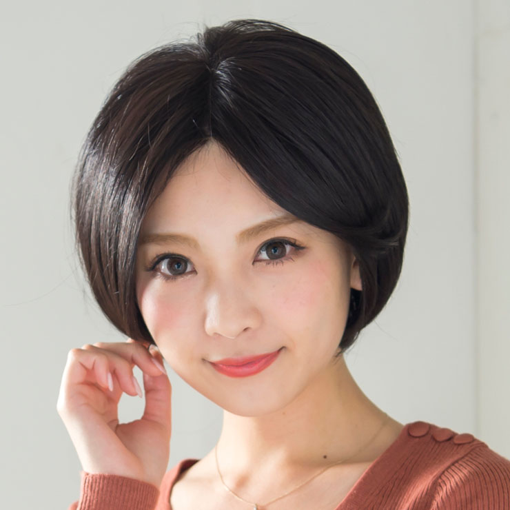凛とした強さを感じさせるNBK(ナチュラルブラック)。アクアドール ヴィーナスシリーズで最も暗いカラーで、真っ黒が欲しいという方にはこちらがおすすめです。