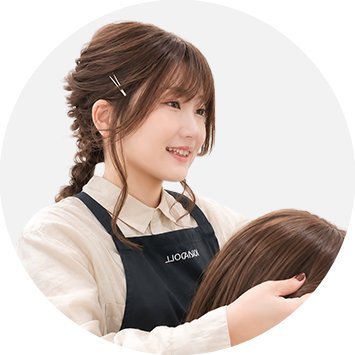 お客様とマンツーマンで丁寧な対応をするスタッフ