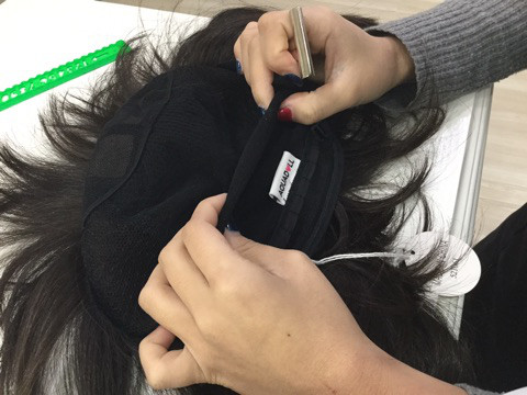 医療用ウィッグ、アクアドールヴィーナスのサイズ調整（縫い縮め）の方法