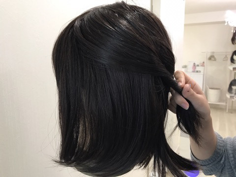 ヘアゴムなし！ボブウィッグで作るこなれ感ハーフアップ