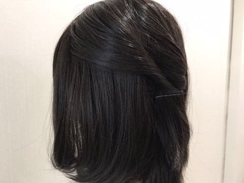 ヘアゴムなし！ボブウィッグで作るこなれ感ハーフアップ