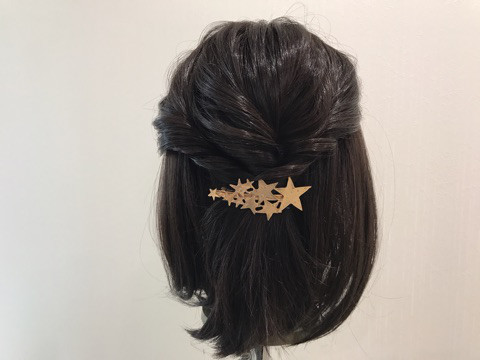 ヘアゴムなし！ボブウィッグで作るこなれ感ハーフアップ