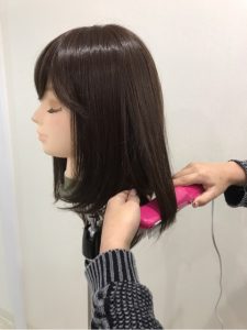 100％人工毛ウィッグのワンカールボブや毛先の戻し方