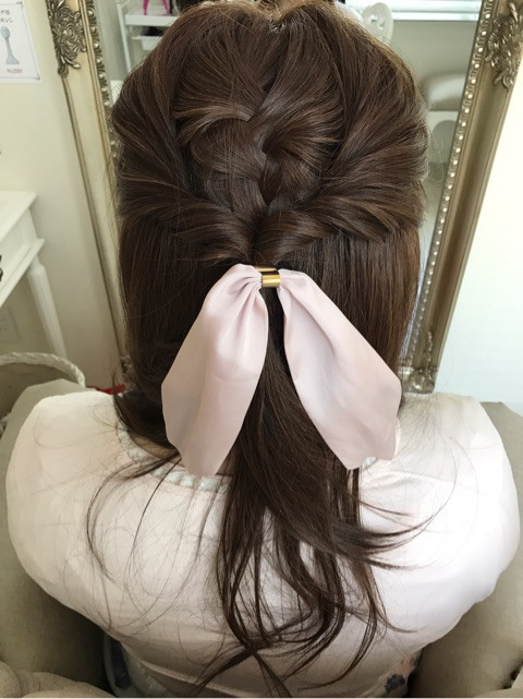 ヴィーナスミディアムストレートウィッグで簡単ハーフアップアレンジ