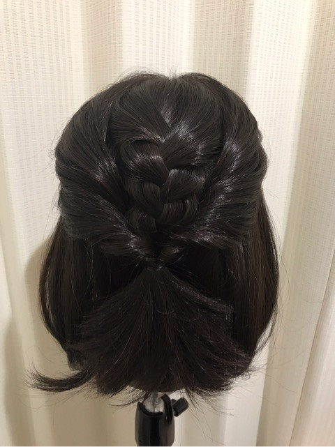 みつあみとくるりんぱだけ★簡単ハーフアップでウィッグをアレンジしてみました