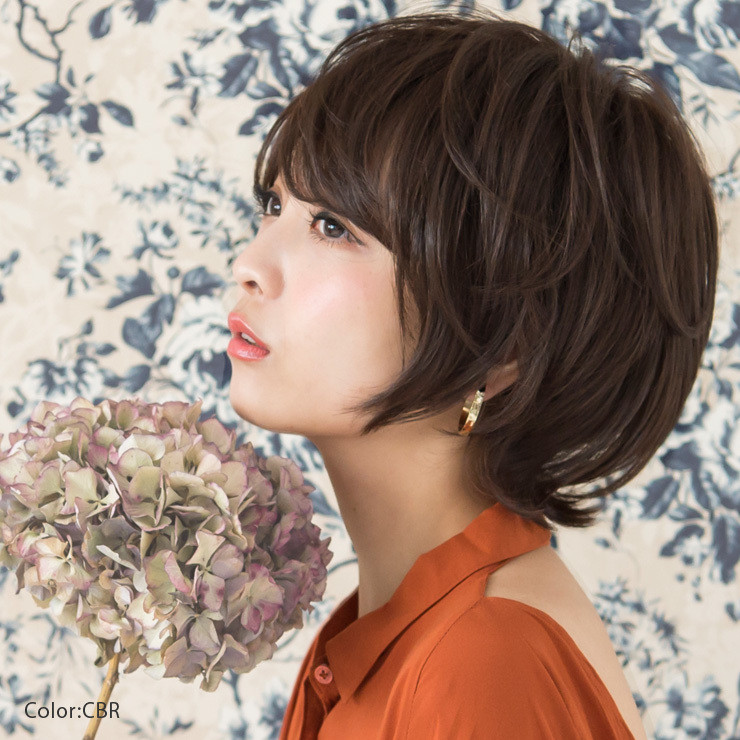 大人気ウィッグ！ショコラブラウン外ハネ束感カールショート | 梅田