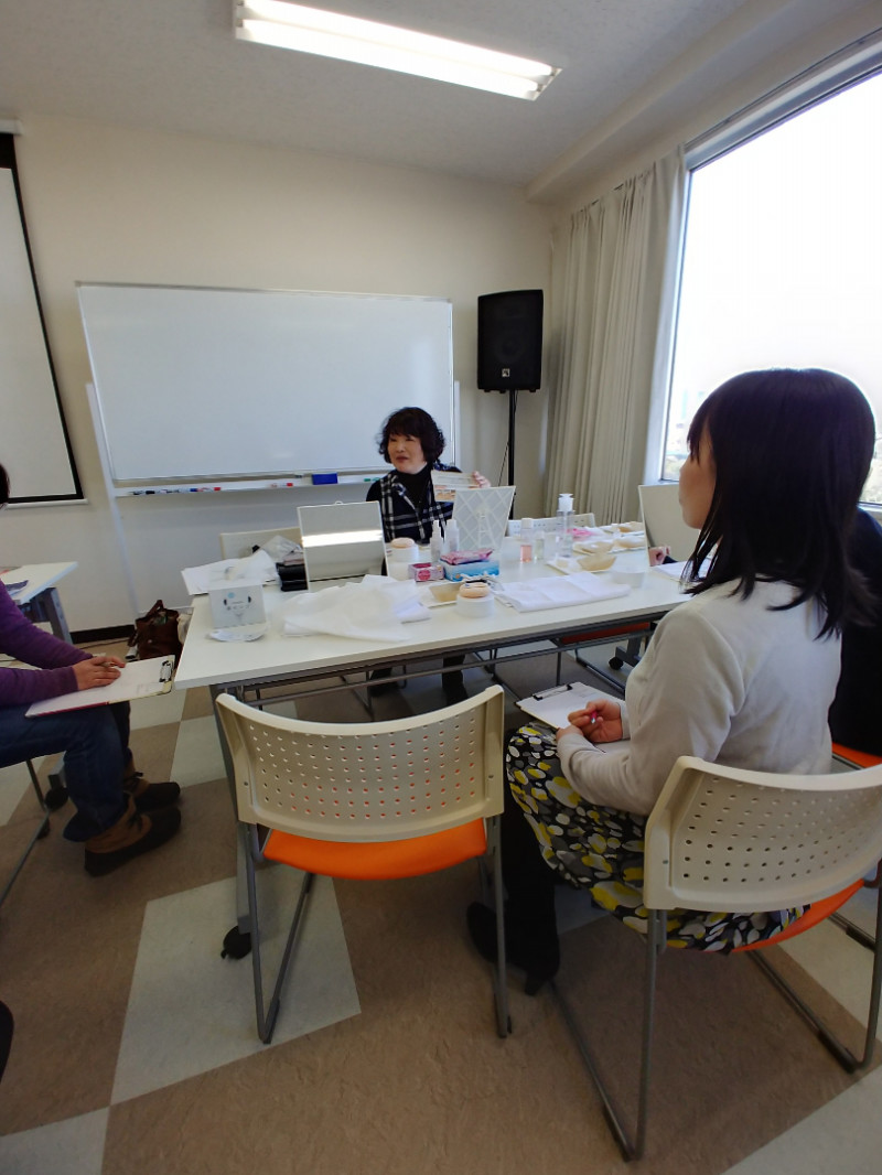 メディカルメイク講習会参加！シミや色素沈着をメイクでカバー健康的なお肌へ