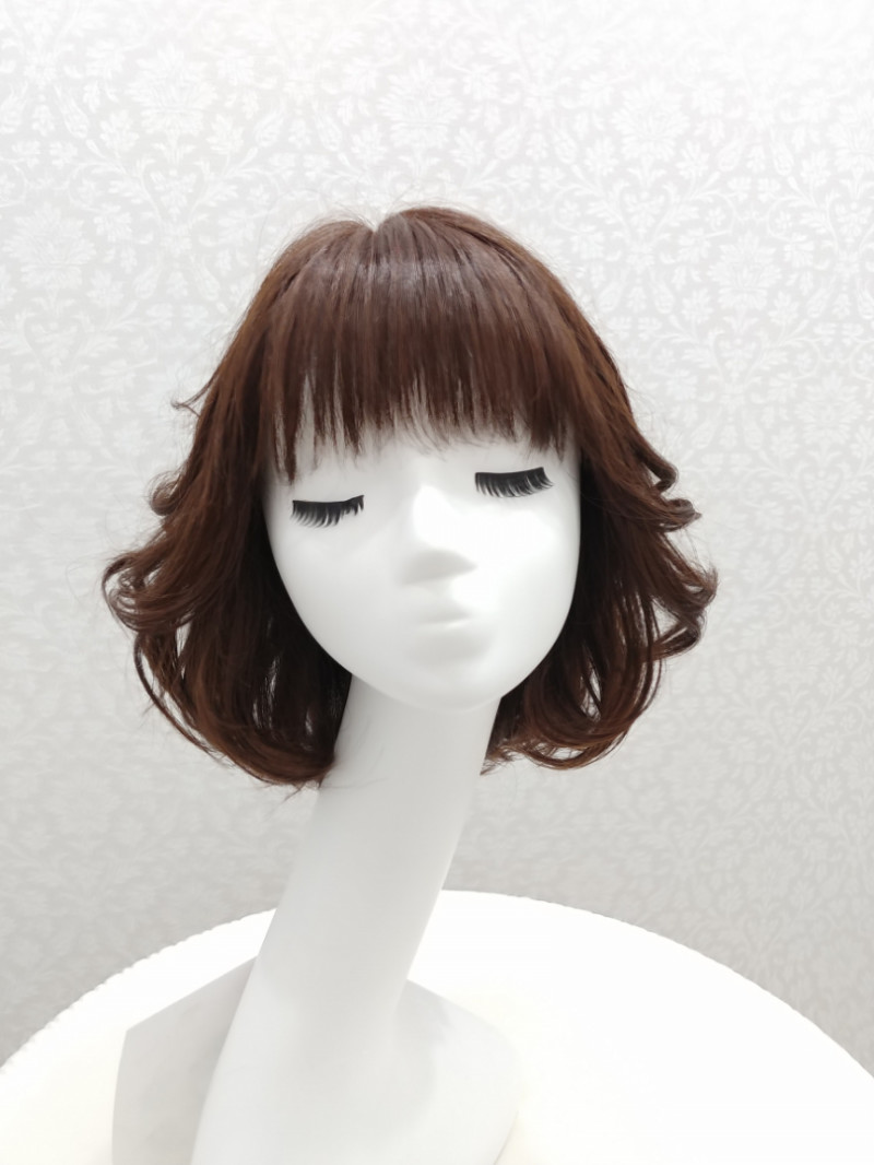 アクアドールウィッグ爽やか無造作ウェーブのボブスタイルのご紹介