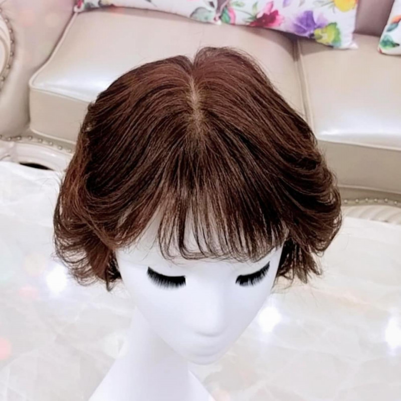 [ウィッグ]美容室帰りのような上品ミセススタイル