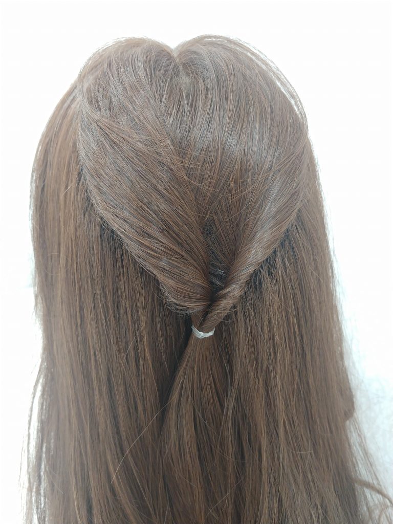 自分で出来る！簡単なのに手の込んだように見えるヘアアレンジ☆| 梅田