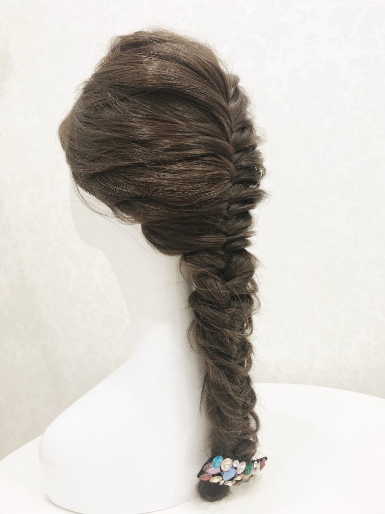崩れにくい フィッシュボーンの編み込セットアレンジ 名古屋サロン公式ブログ 自然なウィッグ エクステの専門店アクアドール公式ブログ