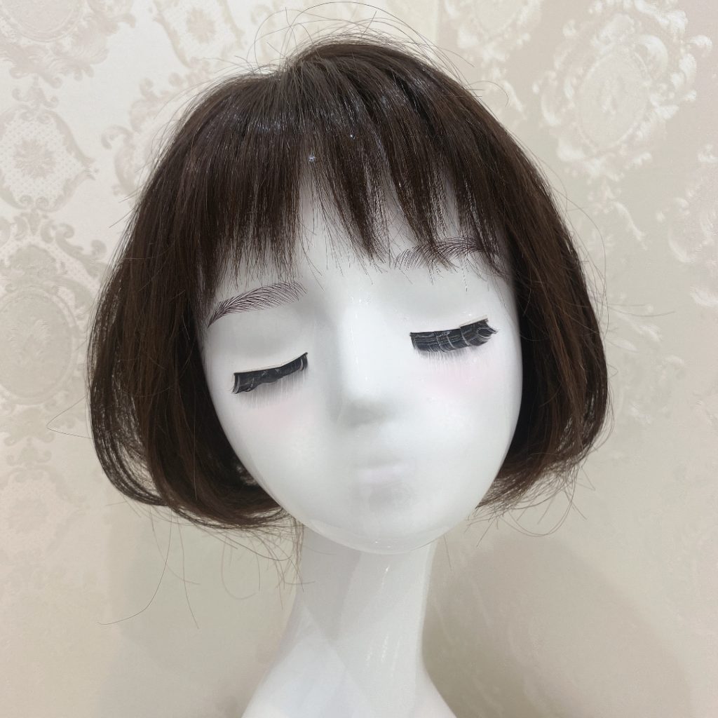 人毛MIX既製品ウィッグでカットアレンジでふんわりショートボブ